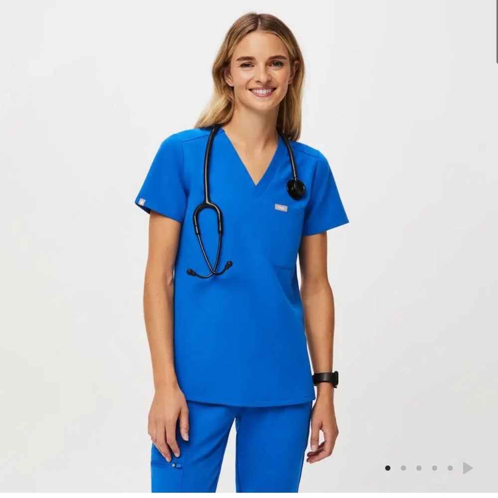 FIGS Catarina One Pocket Scrub Top